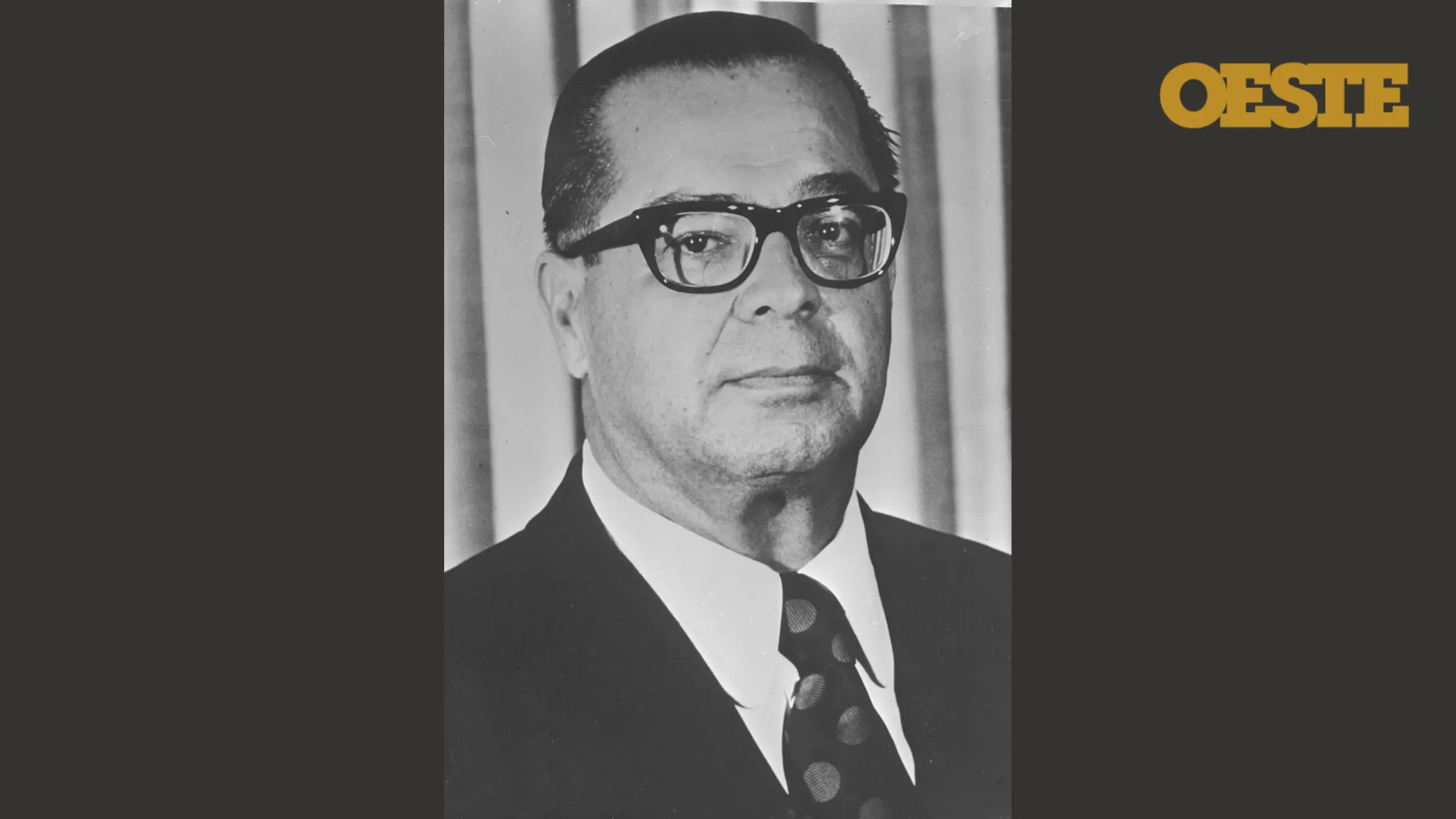 Floriano Peixoto Lima veste terno