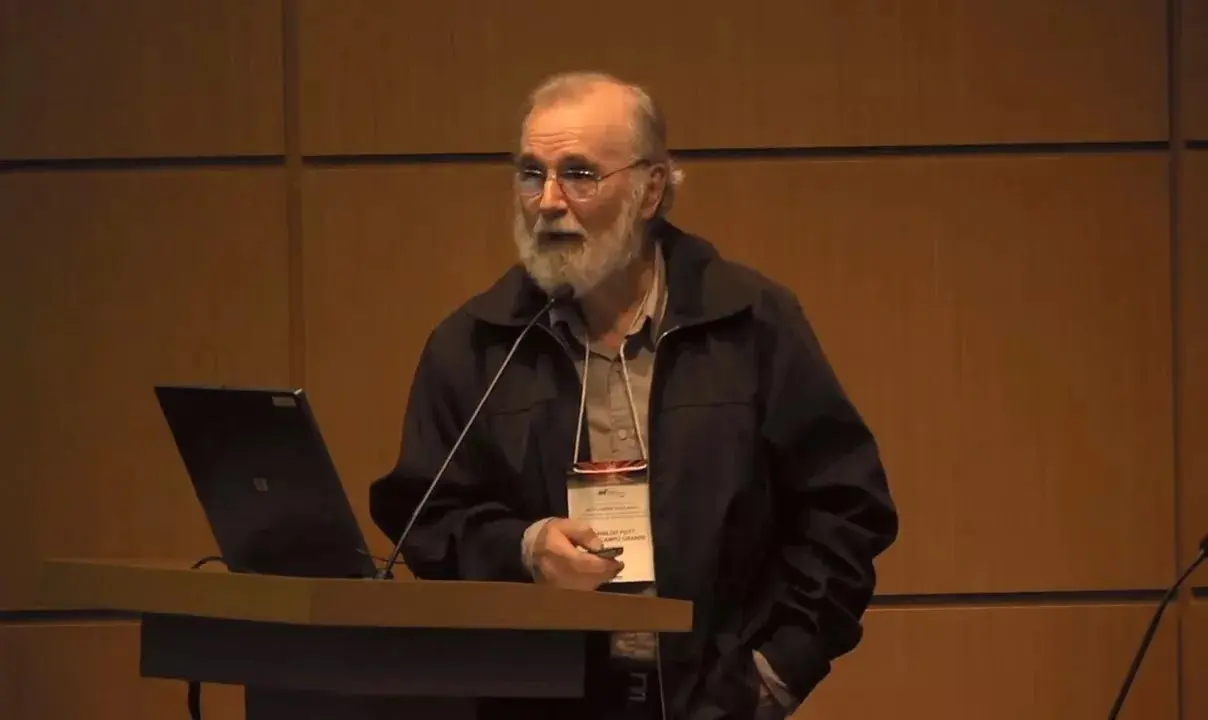 arnildo pott durante palestra
