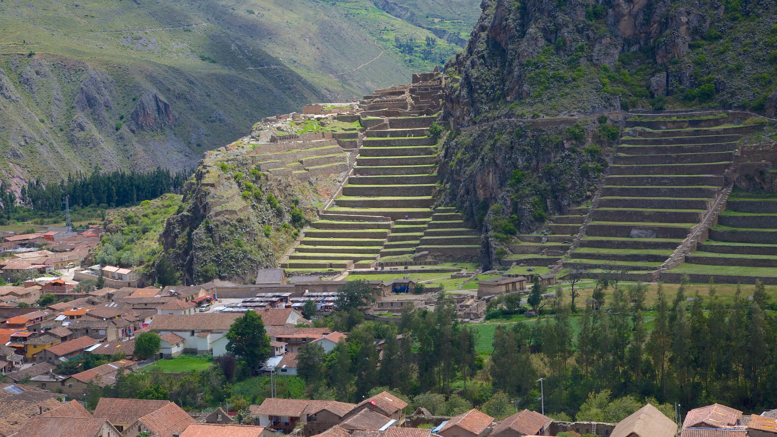 O povoado de Ollantaytambo, no Peru | Foto: Divulgação/Expedia