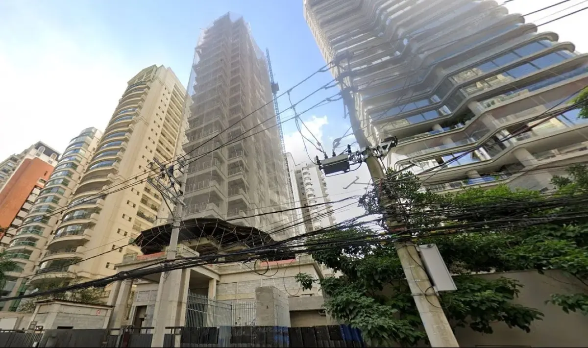 Em 2022, prédio no Itaim Bibi ainda estava na etapa de construção | Foto: Reprodução/Redes sociais
