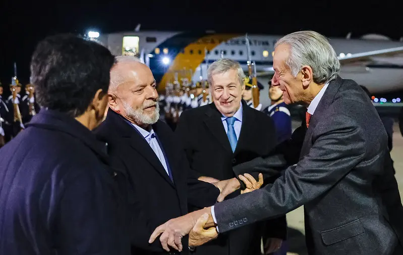 O presidente Lula se recusou a falar com jornalistas ao chegar em Santiago | Foto: Ricardo Stuckert/PR