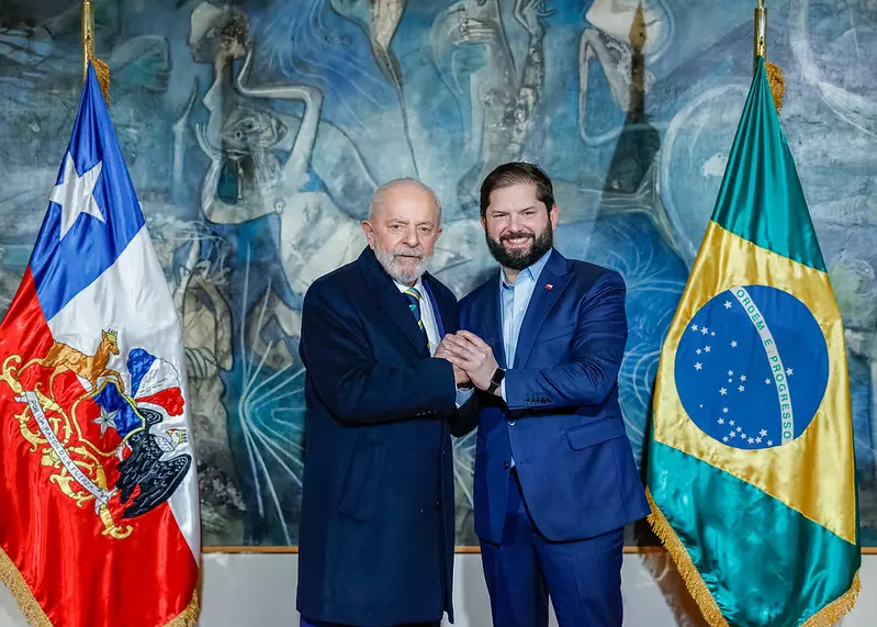 Presidente Lula encontrou com presidente do Chile, Gabriel Boric, no Salão Azul do Palácio de La Moneda | Foto: Ricardo Stuckert/PR