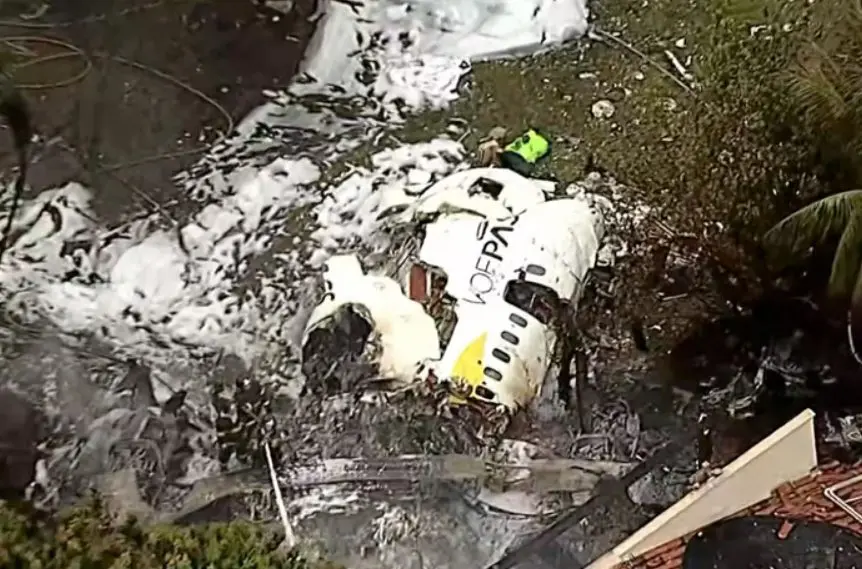 De acordo com o especialista em aviação Joselito de Sousa, a forma como o avião caiu, em posição horizontal, se chama ‘parafuso chato’ | Foto: Reprodução/Redes sociais