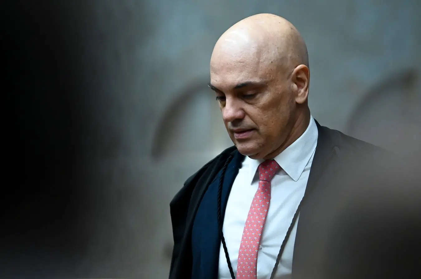 O ministro Alexandre de Moraes participa de sessão no Supremo, depois de determinar a soltura do ex-diretor-geral da Polícia Rodoviária Federal (PRF) Silvinei Vasques | Foto: Ton Molina/FotoArena/Estadão Conteúdo