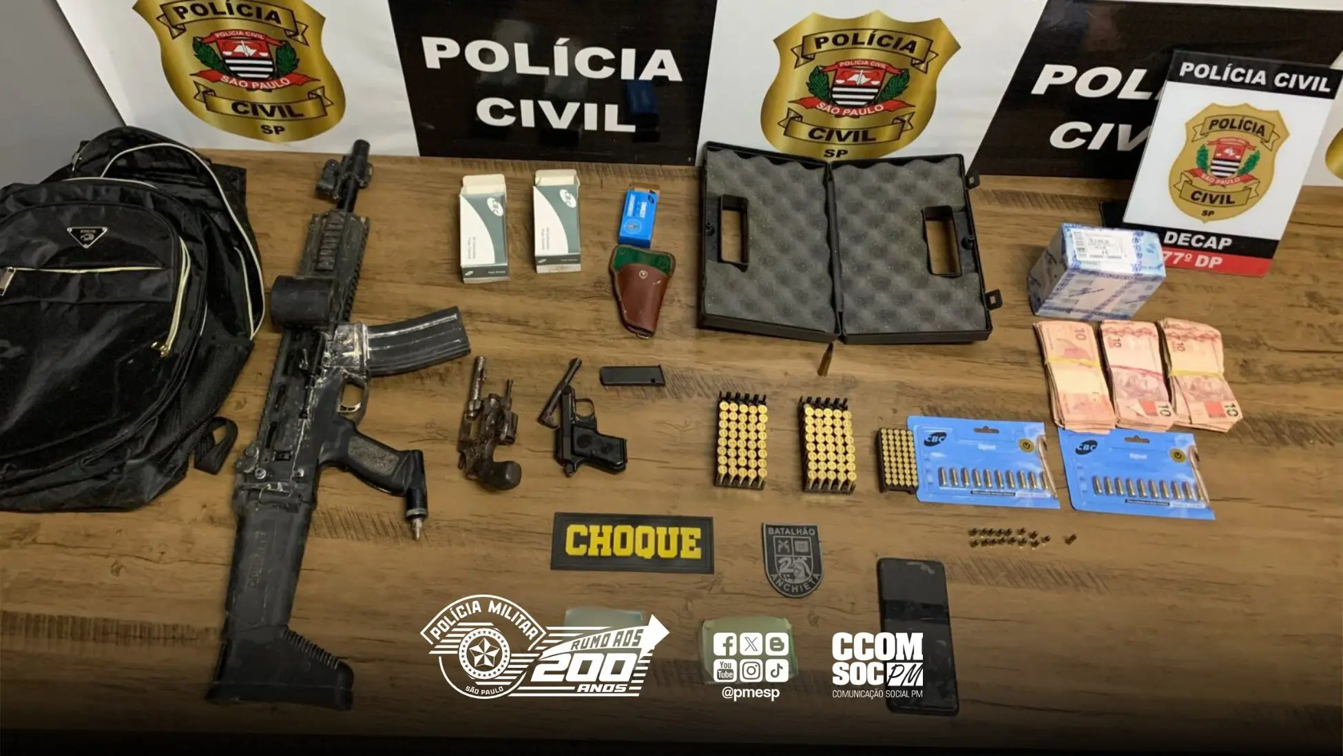 Armas e munições são apreendidas na região da República durante operação | Foto: Divulgação/PMSP