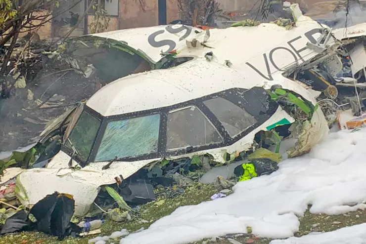 Avião caiu em área residencial de Vinhedo, no interior paulista | Foto: Reprodução/X/Twitter