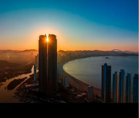 Edifício residencial Yachthouse by Pininfarina, em Balneário Camboriú (SC): prédio mais alto do Brasil, 81 pavimentos e 294 metros de altura | Reprodução: Redes sociais