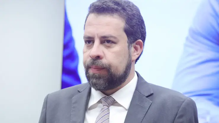 Guilherme Boulos durante sessão de comissão da Câmara dos Deputados | Foto: Mario Agra/Câmara dos Deputados
