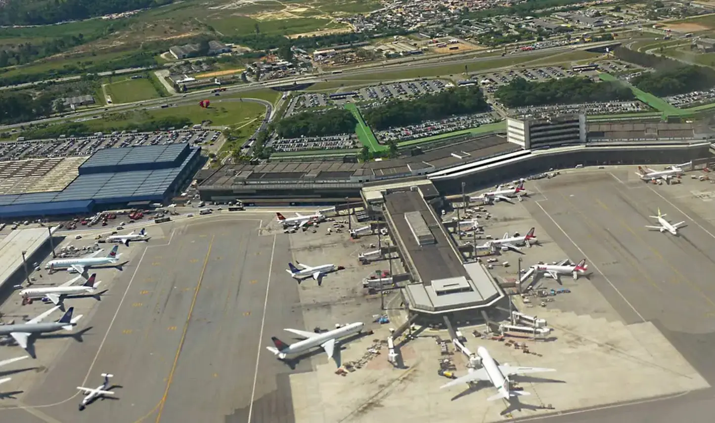Torre de celular foi a causa de interferências em voos no Aeroporto de Guarulhos