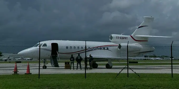 O avião de Nicolás Maduro durante parada na Flórida | Foto: Reprodução/Redes sociais