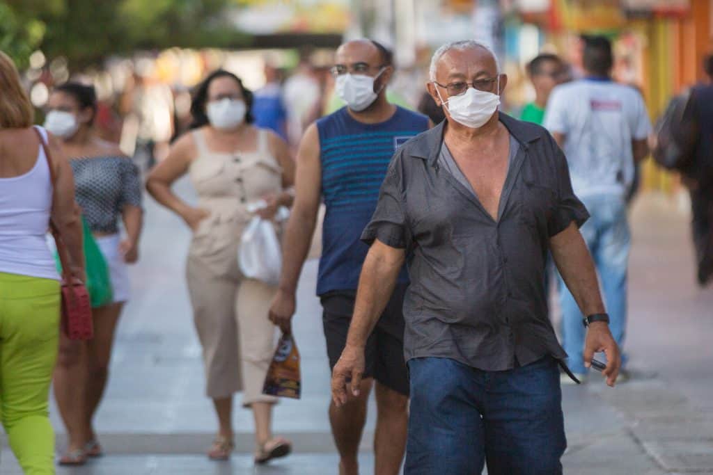 Alguns hospitais chegaram a cogitar distribuir respiradores por ordem de chegada