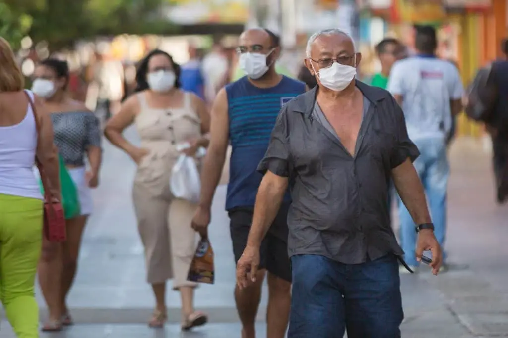 Alguns hospitais chegaram a cogitar distribuir respiradores por ordem de chegada