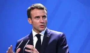 macron covid-19