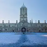 Um dos prédio da Universidade de Oxford, no Reino Unido - oxford brasil