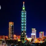 Vista noturna de Taipei, a capital de Taiwan