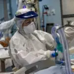 profissionais da saúde com covid-19