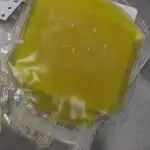 Uma bolsa com o plasma sanguíneo