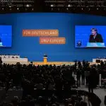Angela Merkel discursando em convenção da CDU