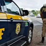 Policiais racham e silêncio de Bolsonaro vira divergênvcia