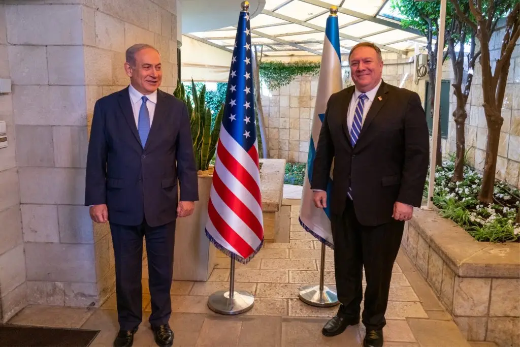 O secretário de Estado dos EUA, Mike Pompeo, com Netanyahu