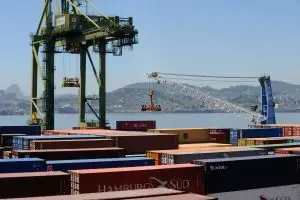 Balança comercial superávit