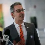 O governador de Minsa Gerais, Romeu Zema, numa entrevista coletiva | Foto: Marcello Casal Jr./Agência Brasil