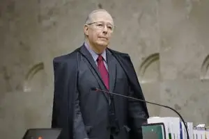 Celso de Mello prorroga