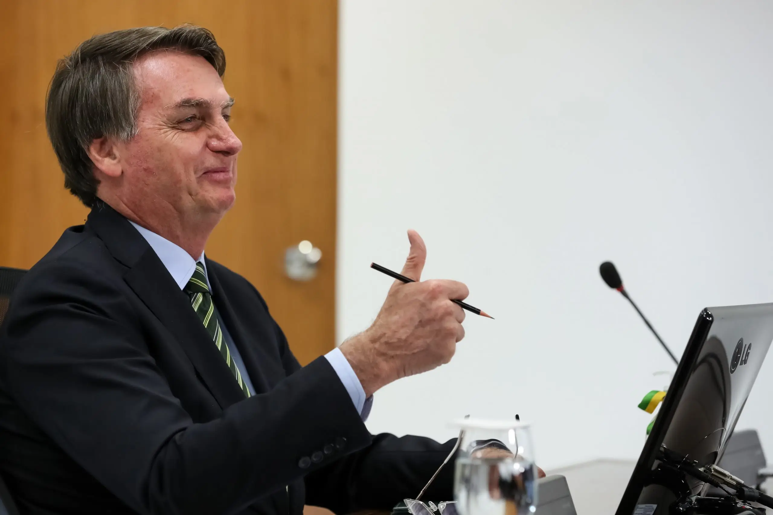 Bolsonaro - auxílio