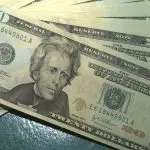 dólar - R$ 5