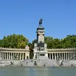 espanha - reabertura - escolas - casas noturnas