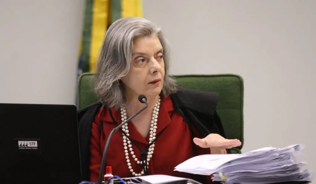 STF dossiê