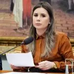 A presidente da CCJ da Câmara, Carol De Toni (PL-SC), durante sessão na comissão | Foto: Pablo Valadares/Câmara dos Deputados