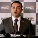 carlos moisés - governador de santa catarina - absolvido em processo de impeachment