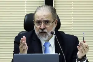PGR entra no STF para reverter poderes do TSE