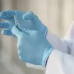 vacina da pfizer - médico italiano infectado - covid-19