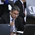 Senador Alessandro Vieira quer obrigar candidatos à Presidência a participarem de debates