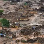 Área afetada pelo rompimento de barragem no distrito de Bento Rodrigues, zona rural de Mariana, em Minas Gerais Foto: Antônio Cruz/Agência Brasil