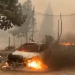 Incêndio na Califórnia deixa carro em chamas | Foto: Reprodução/Mídias sociais