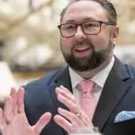 Jason Miller, ex-assessor de Trump