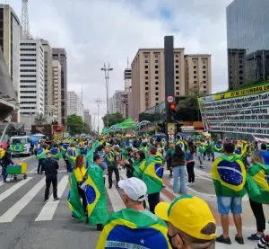 Alexandre de Moraes: 'Camisa verde e amarela não está proibida na votação'
