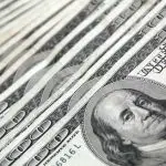 dólar fecha abaixo