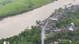 Fortes chuvas causam tragédia em cidades da Bahia