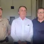 Presidente Jair Bolsonaro e deputado Coronel Armando (de azul)