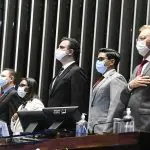Congressistas promulgam PEC