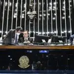Senado discute projetos sobre combustíveis