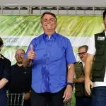 Ao centro, presidente Jair Bolsonaro