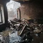 Área atingida por ataque russo na Ucrânia. Kiev deve sofrer ataques nas próximas horas