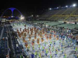 Com vacina obrigatória, RJ e SP têm 1ª noite de desfiles do grupo especial