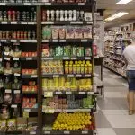 Alimentos e bebidas tiveram alta em junho e impactaram inflação, diz o IBGE