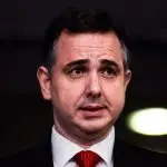jantar reúne senadores e ministros do STF